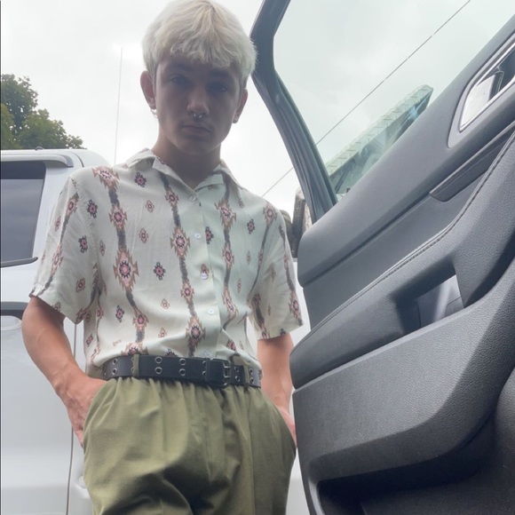 Poshmark profile picture for @regarded